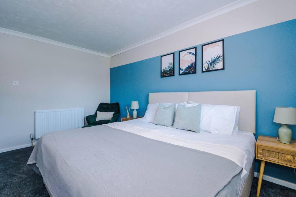 Cheerful 3 Bedroom Home With Parking Near Chester Saughall Ngoại thất bức ảnh