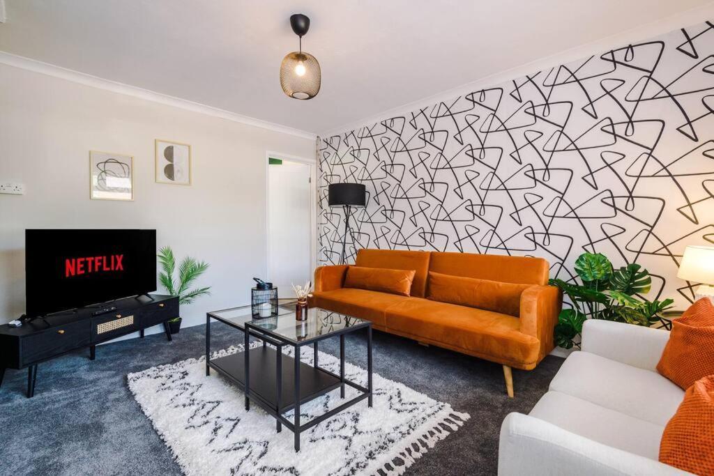 Cheerful 3 Bedroom Home With Parking Near Chester Saughall Ngoại thất bức ảnh