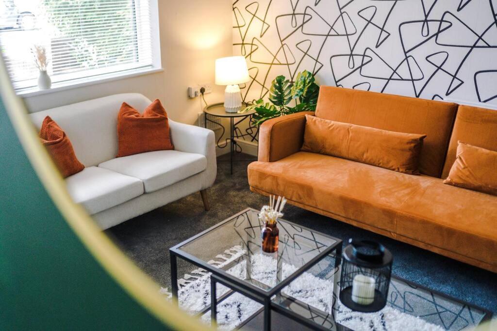 Cheerful 3 Bedroom Home With Parking Near Chester Saughall Ngoại thất bức ảnh