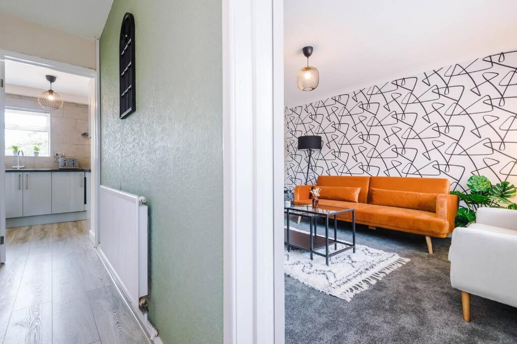 Cheerful 3 Bedroom Home With Parking Near Chester Saughall Ngoại thất bức ảnh